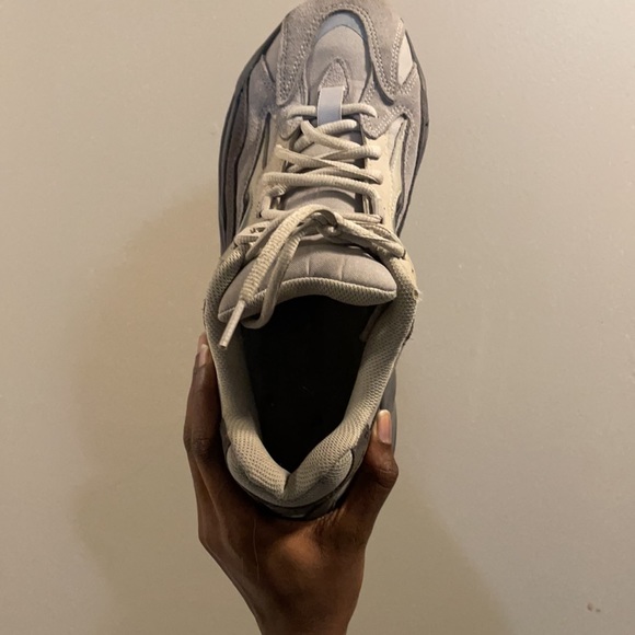 Adidas yeezes size 9 1/2 men’s